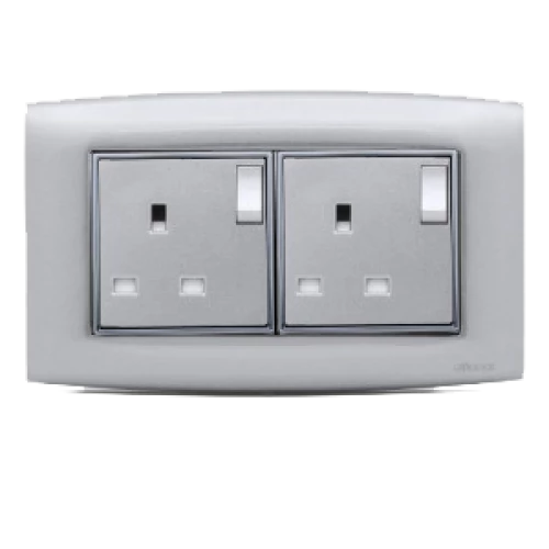 فيشة أمنية 13 أمبير مزدوج مع مفتاح الفنار فضي مع إطار كروم